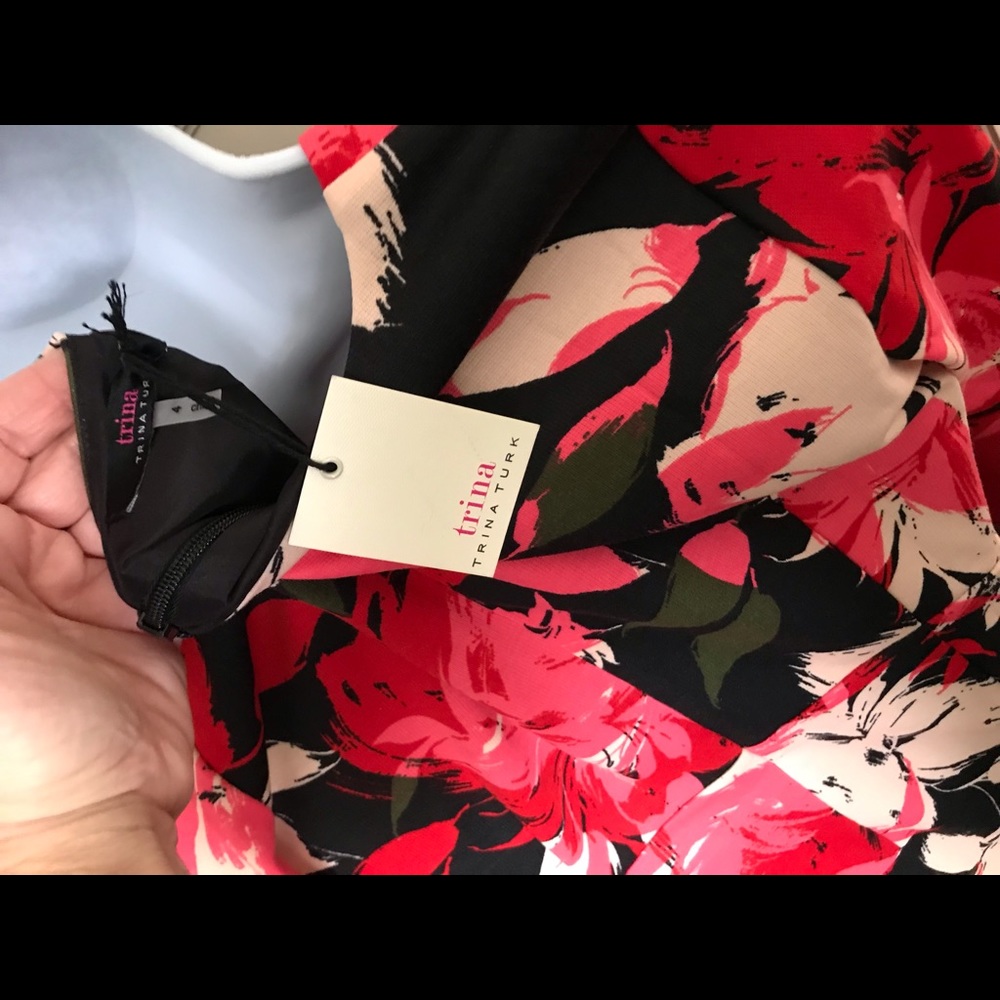 🌺Trina Turk🌺Gorgeous multi color floral 🌺 - Picture 3 of 4